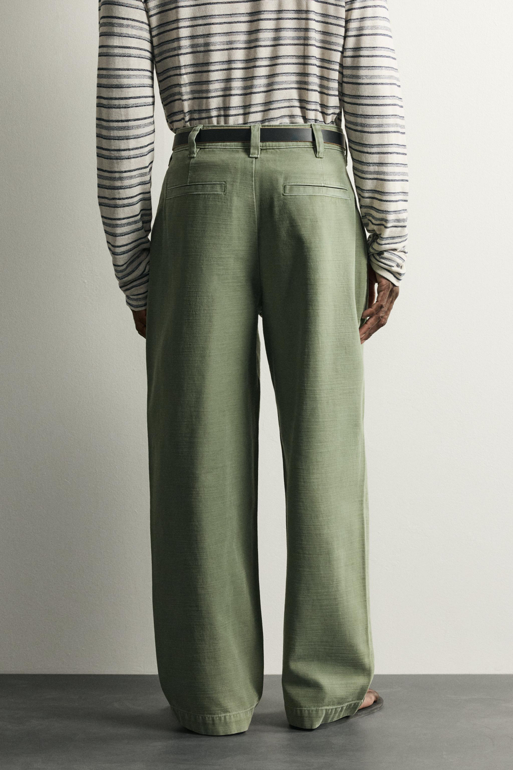 БРЮКИ ЧИНОС BAGGY FIT СО СКЛАДКАМИ — ZARA