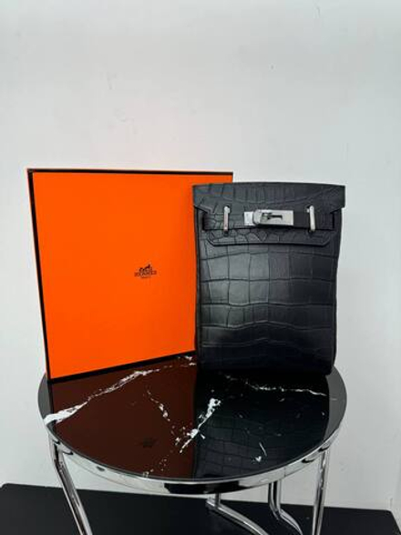 Нагрудная сумка слинг Hermes Kelly из кожи крокодила