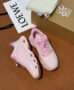 Кроссовки On Running x Loewe