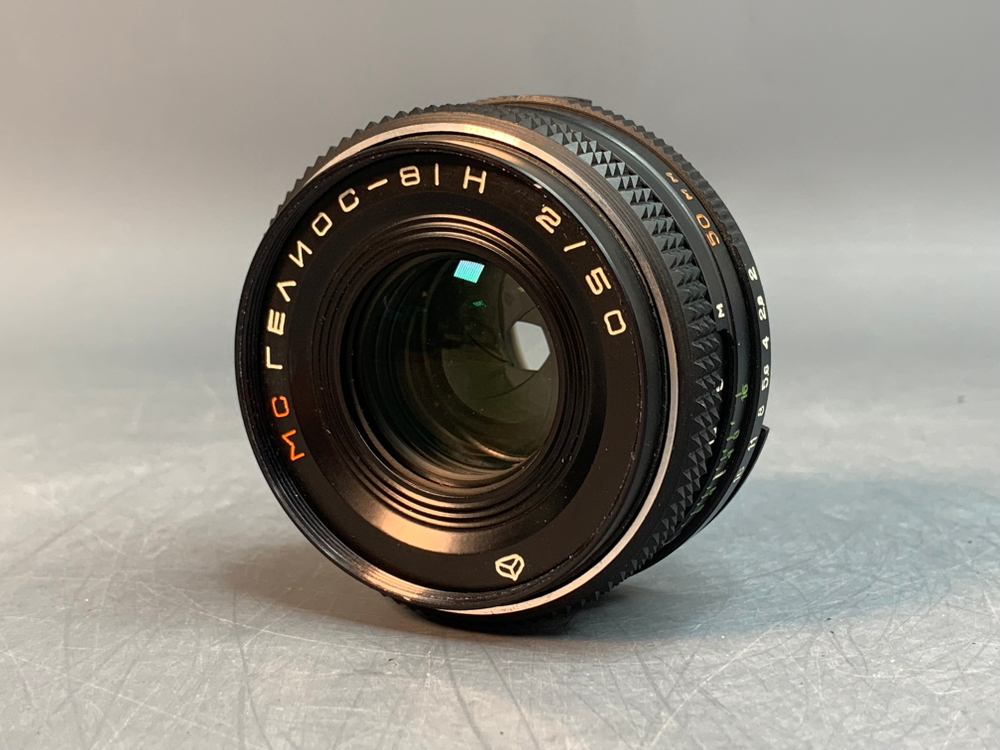 Киев-19 + Гелиос-81Н, объектив с дефектом