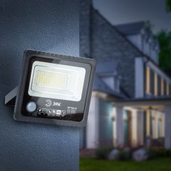 Прожектор ЭРА ERAPRO-50 светодиодный уличный 50 Вт 360 Лм 5000K IP65 на солнечной батарее с датчиком движения ПДУ | Уличное освещение на солнечных батареях