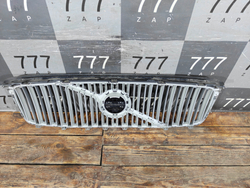 Решетка радиатора Volvo XC90 2 14-19 Б/У Оригинал 31425936
