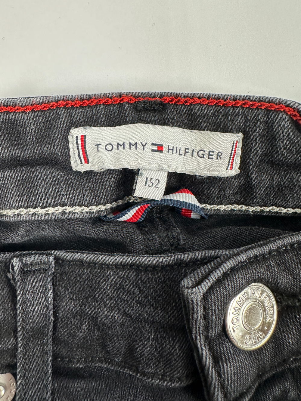 Джинсы Tommy Hilfiger
