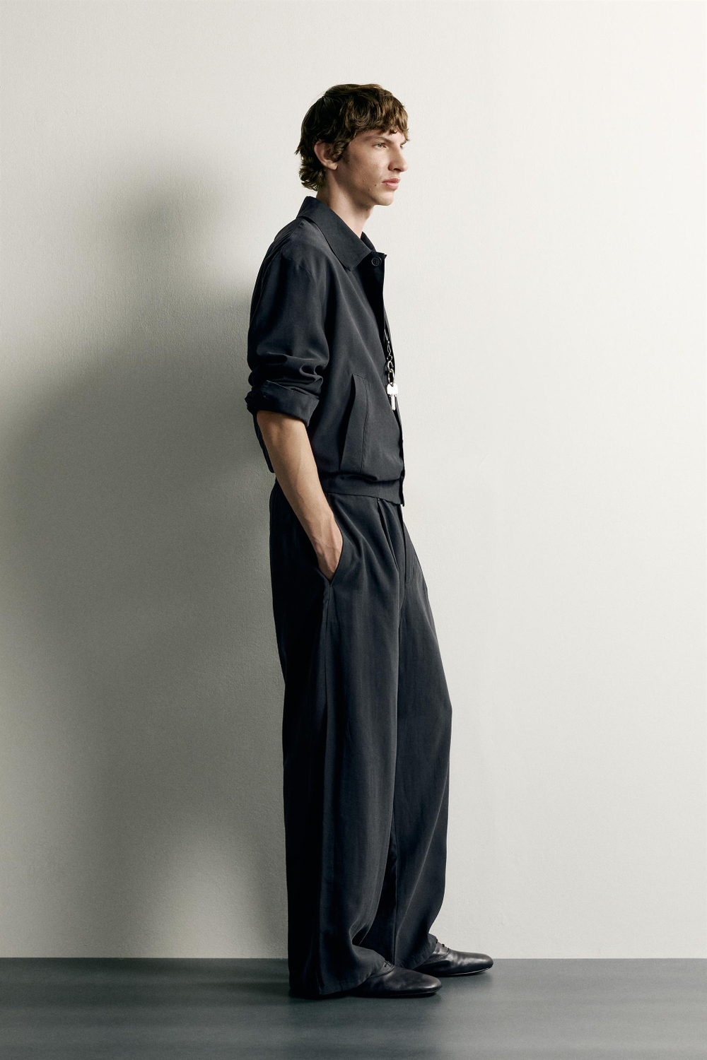 БРЮКИ RELAXED FIT СО СКЛАДКАМИ — ZARA · 0706/740