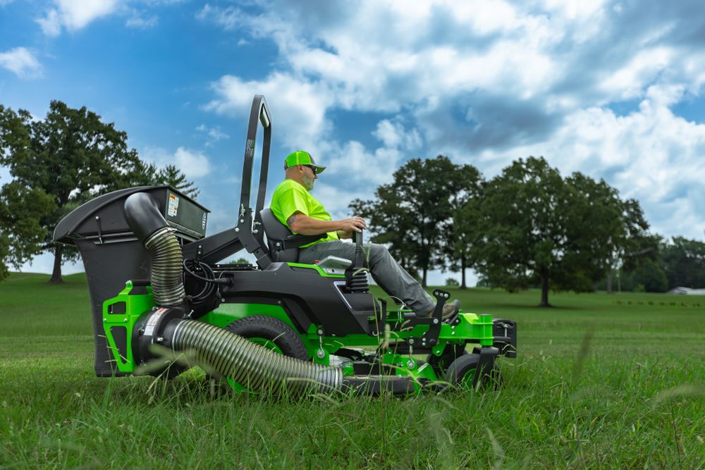 Райдер садовый аккумуляторный с нулевым радиусом разворота Greenworks ZTC152, 82V, 152 см, с АКБ 24 кВтч (7405107)