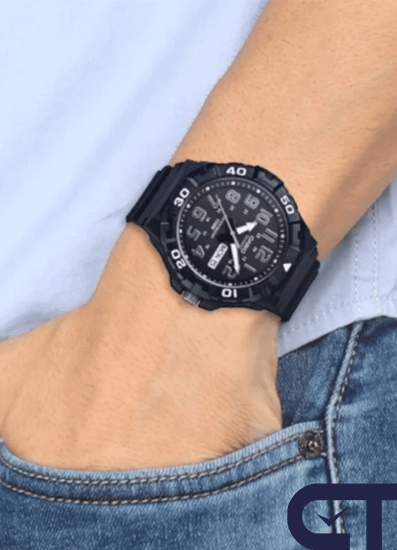 CASIO MRW-210H-1A — спортивные аналоговые часы с крупным корпусом