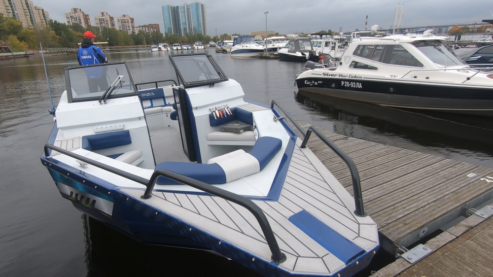 Алюминиевая лодка BERKUT Active DC