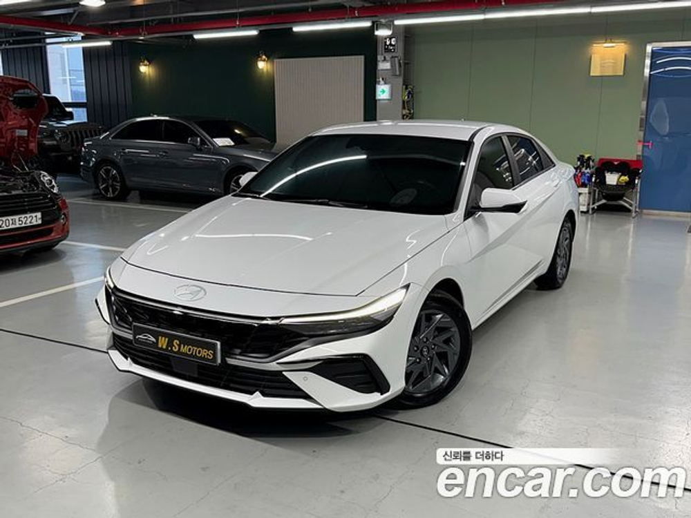 Hyundai AVANTE 1.6 — 2024