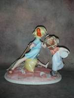 Статуэтка. Фарфор. Помощницы. Capodimonte. Италия