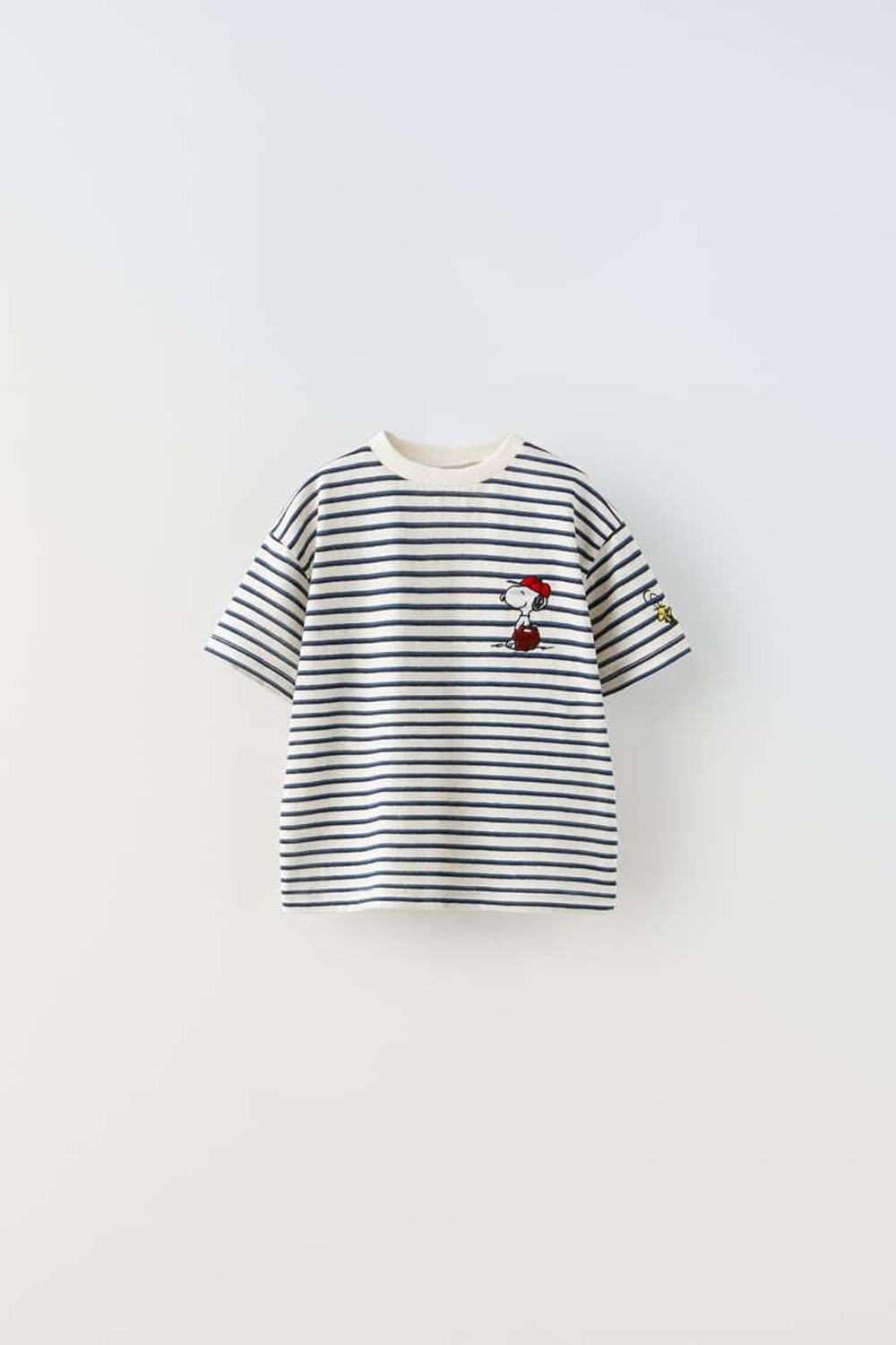 ZARA ФУТБОЛКА С ПРИНТОМ SNOOPY PEANUTS™, БЕЛЫЙ