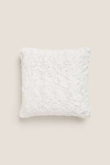 ZARA HOME ЧЕХОЛ ДЛЯ ДЕКОРАТИВНОЙ ПОДУШКИ ИЗ ИСКУССТВЕННОГО МЕХА, КРЕМОВЫЙ