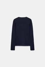 ФУТБОЛКА С ПЛАМКОЙ НА ПУГОВИЦАХ — ZARA