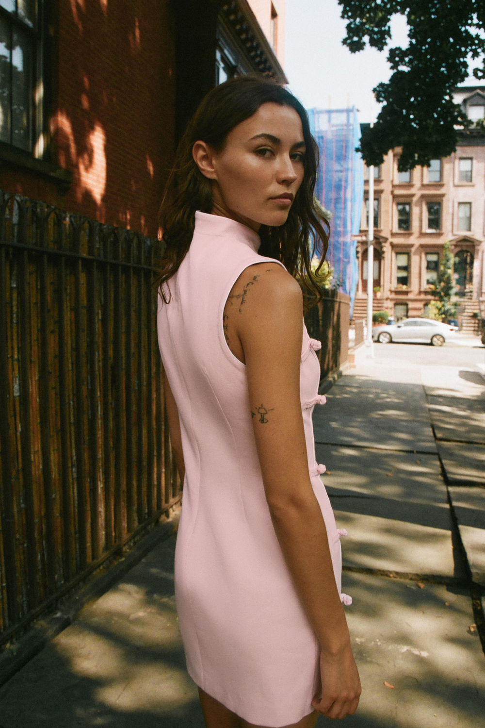 МИНИ-ПЛАТЬЕ С ЗАСТЕЖКАМИ-АЛАМАР — ZARA