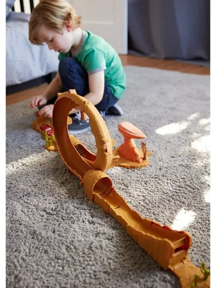 Трек с 1 машинкой Willy's Butte Transforming Track Set Тачки Молния Маккуин