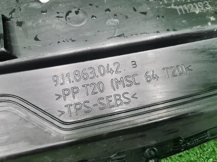 Накладка крыла передняя Porsche Taycan (2019-н.в.)