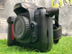 Nikon D100
