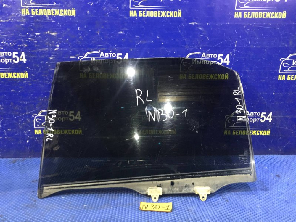 Стекло двери задней левой NISSAN R’NESSA 1999