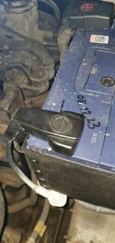 Колпачок SSANGYONG Actyon (06-/10-),Kyron (05-),Actyon Sports (06-/12-) защитный клеммы АКБ (+) OE SSANG YONG 2697009000