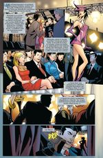Комикс Бэтмен. Detective Comics. Банда Страны чудес!