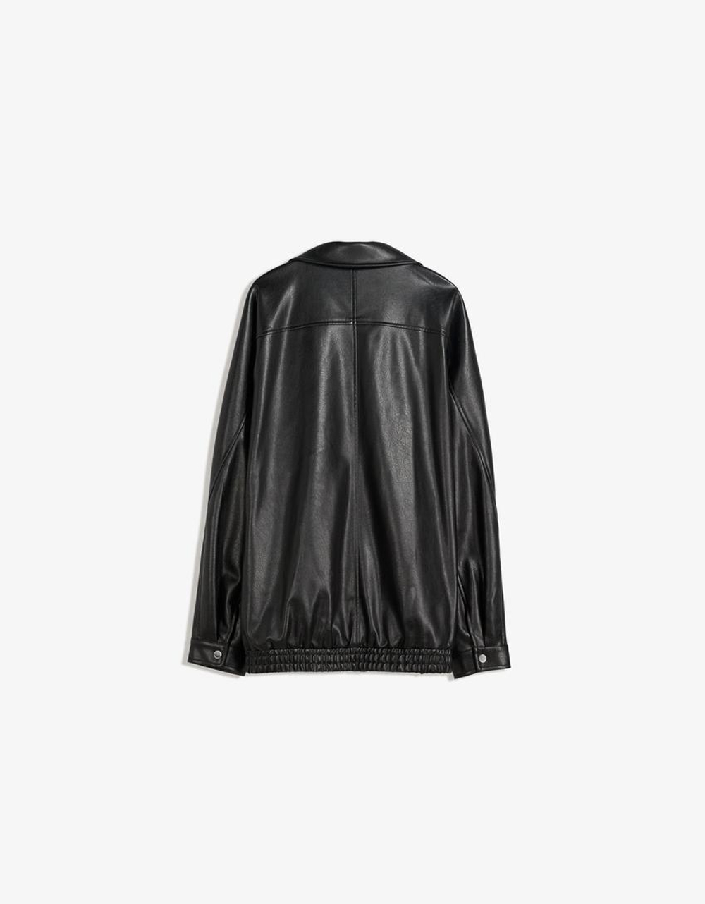 BERSHKA Куртка из искусственной кожи оверсайз, черный
