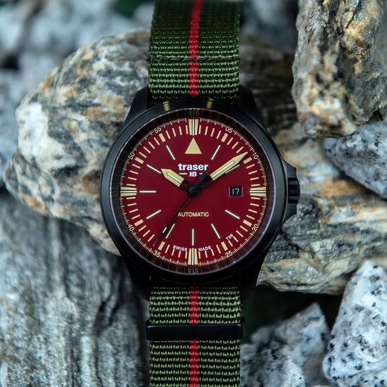 Швейцарские тактические часы Traser P67 Officer Automatic Red 110757