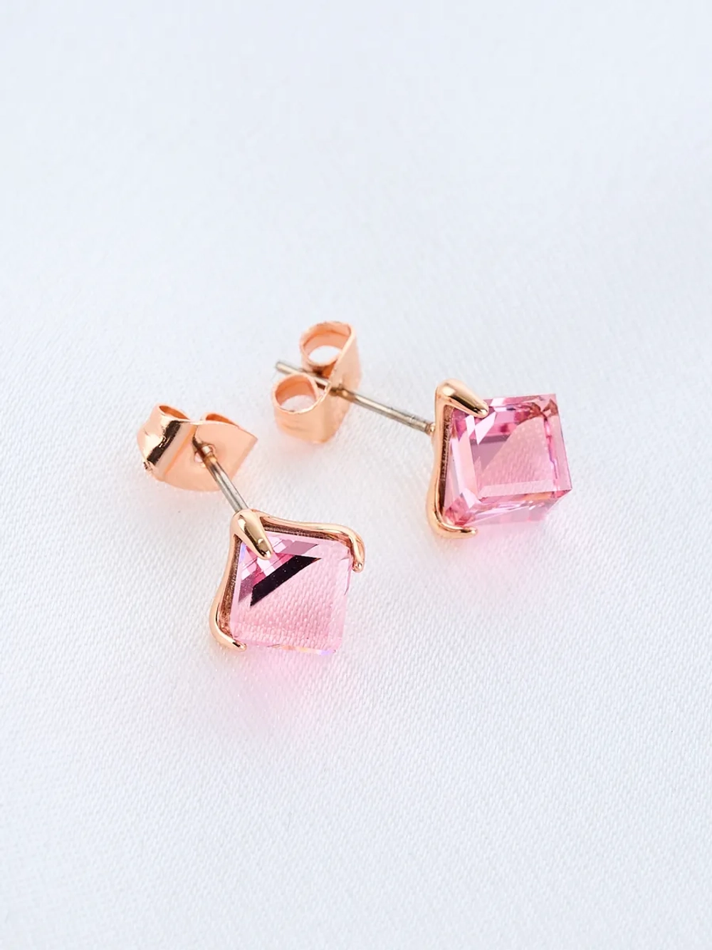 Серьги-гвоздики Миражи с розовыми кристаллами-кубиками Swarovski