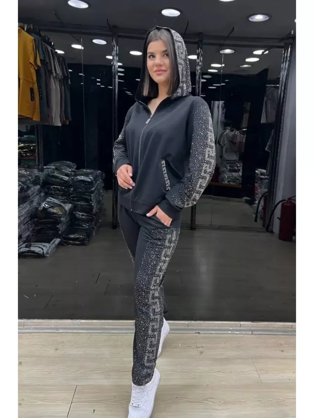 спортивный костюм со стразами