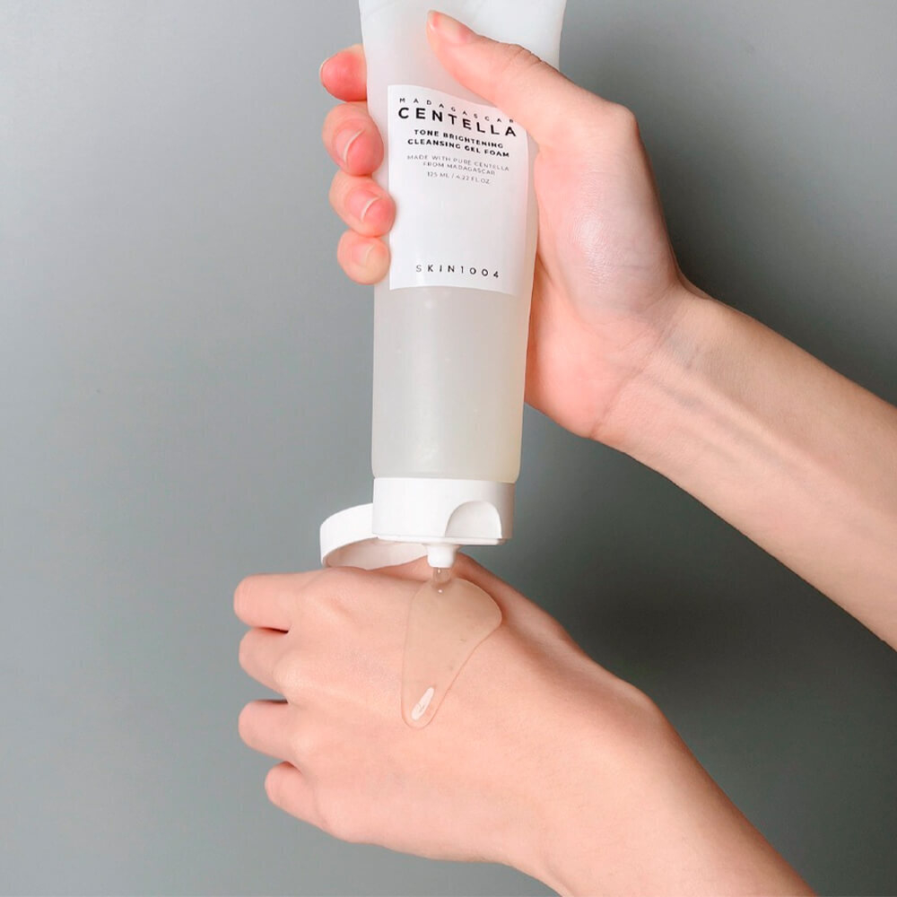 SKIN 1004 Madagascar Centella Tone Cleansing Gel Foam Осветляющая гель-пенка для умывани