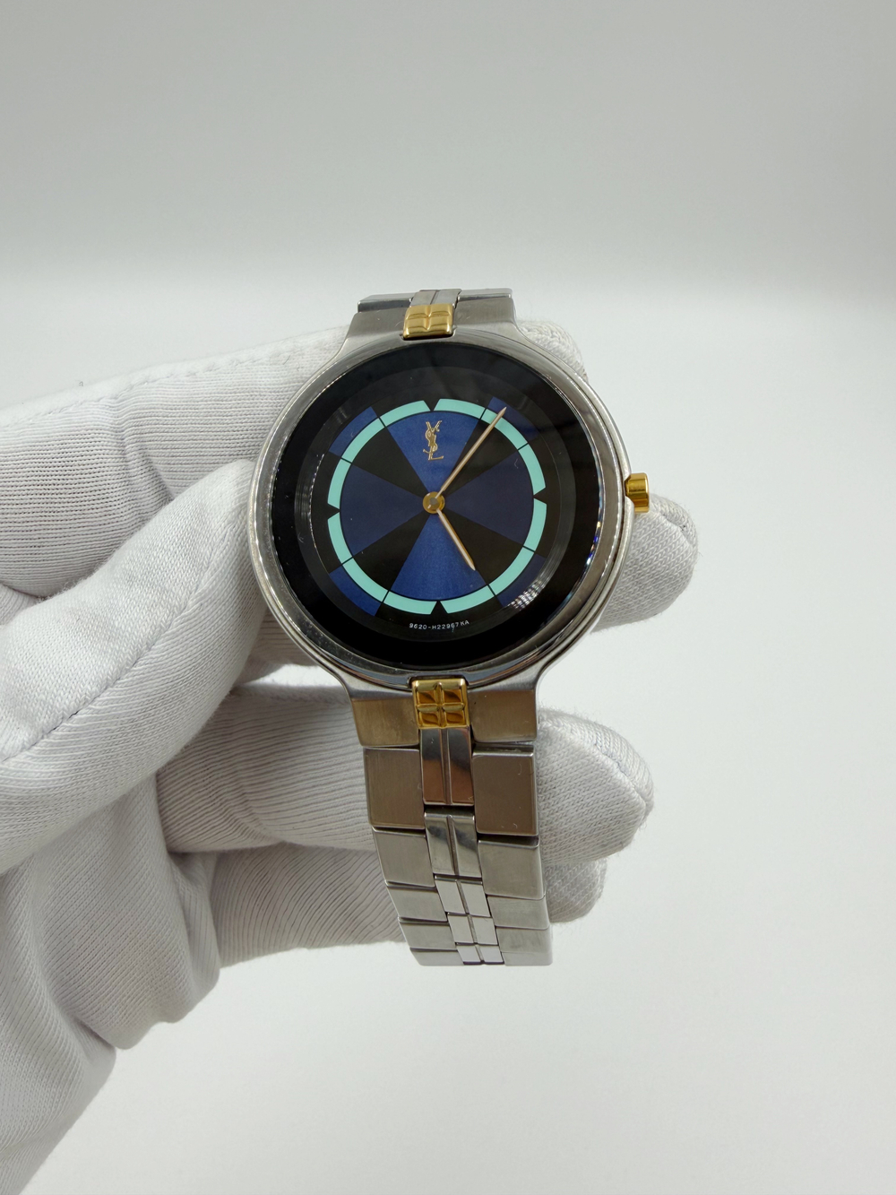 Часы Yves Saint Laurent