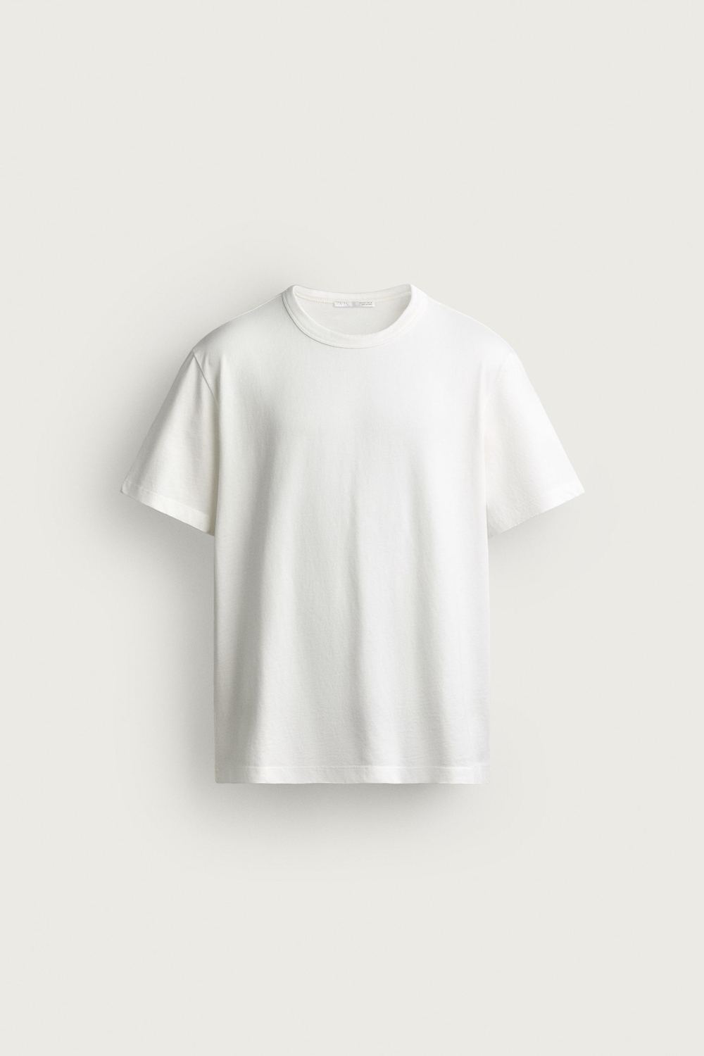 ФУТБОЛКА КЛАССИЧЕСКОГО КРОЯ С ЭФФЕКТОМ ПОТЕРТОСТИ — ZARA