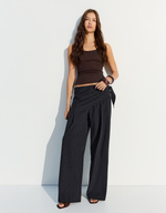 Женские брюки с защипами и платком - BERSHKA
