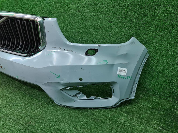 Бампер передний Volvo XC40 (2017-2022)