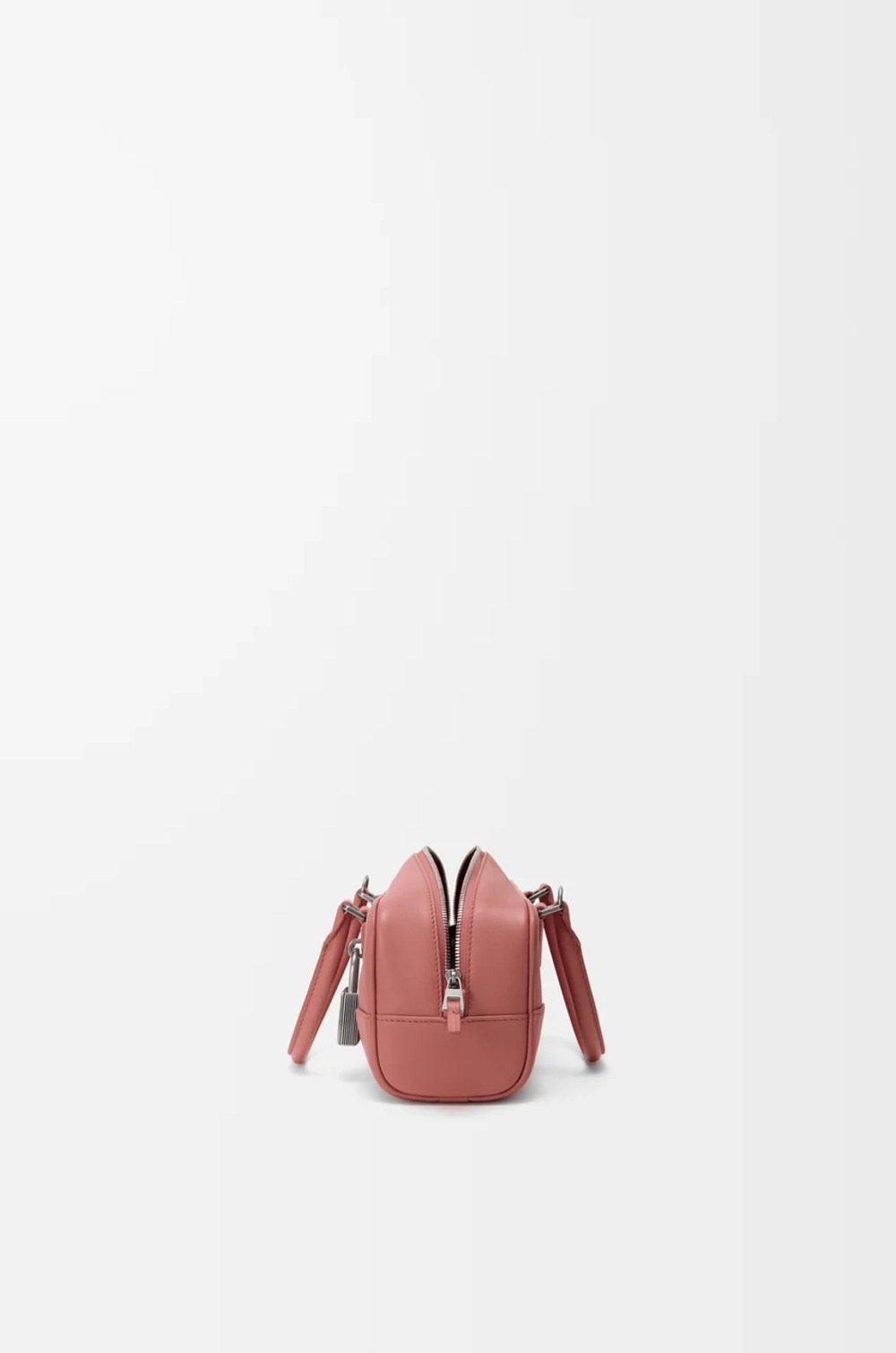 Loewe Укороченная сумка Amazona 23 из блестящей телячьей кожи, красноватый