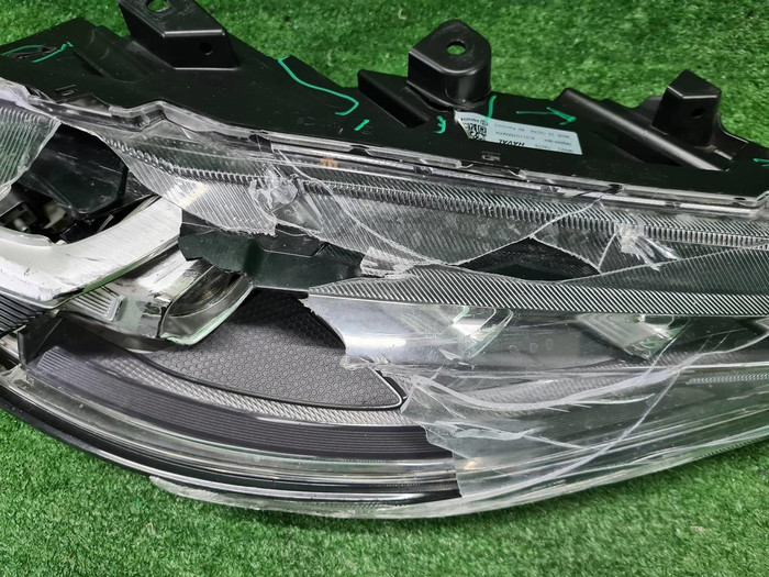 Битая Фара правая Haval F7 (2018-2024) LED