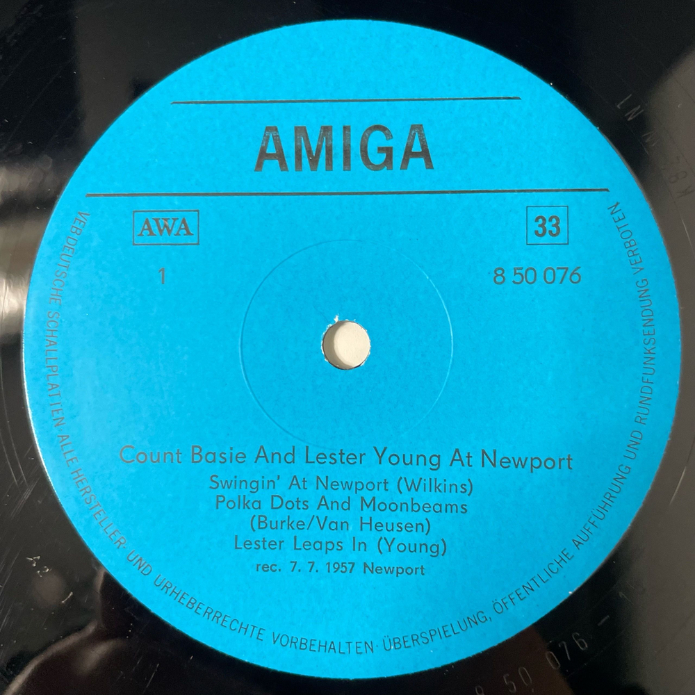 Винтажная виниловая пластинка LP Count Basie Lester Young At Newport (ГДР 1982)