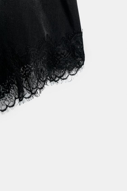 ZARA ФУТБОЛКА С ВОРОТНИКОМ НА ПУГОВИЦАХ И КРУЖЕВОМ, ЧЕРНЫЙ