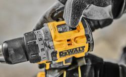 Бесщеточная дрель-шуруповерт DEWALT 2 скорости, 2 АКБ 18 В XR Li-Ion DCD800E2T-QW