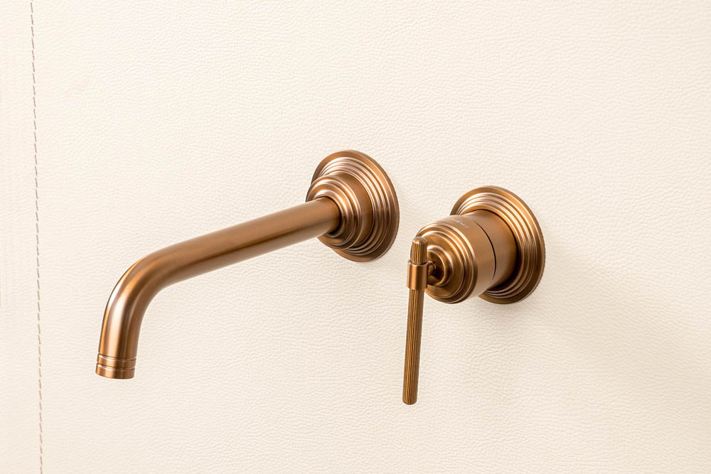 Смеситель для умывальника из стены, ETERNA BRUSHED BRONZE