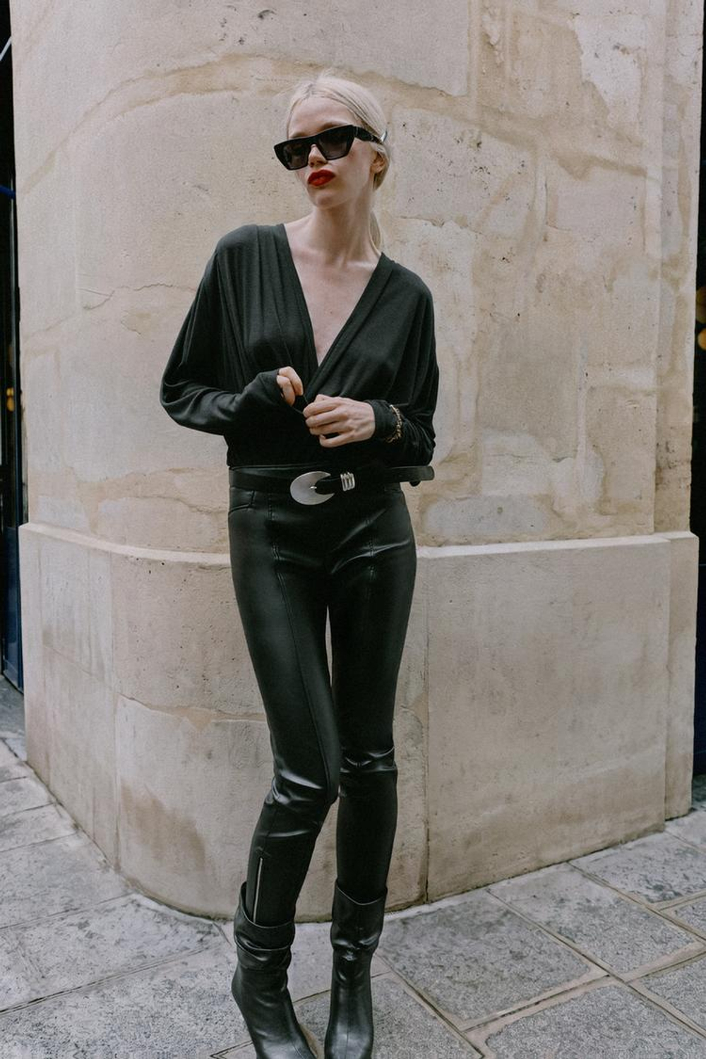 ZARA БОДИ С ЗАПАХОМ И ПОДПЛЕЧНИКАМИ, ЧЕРНЫЙ