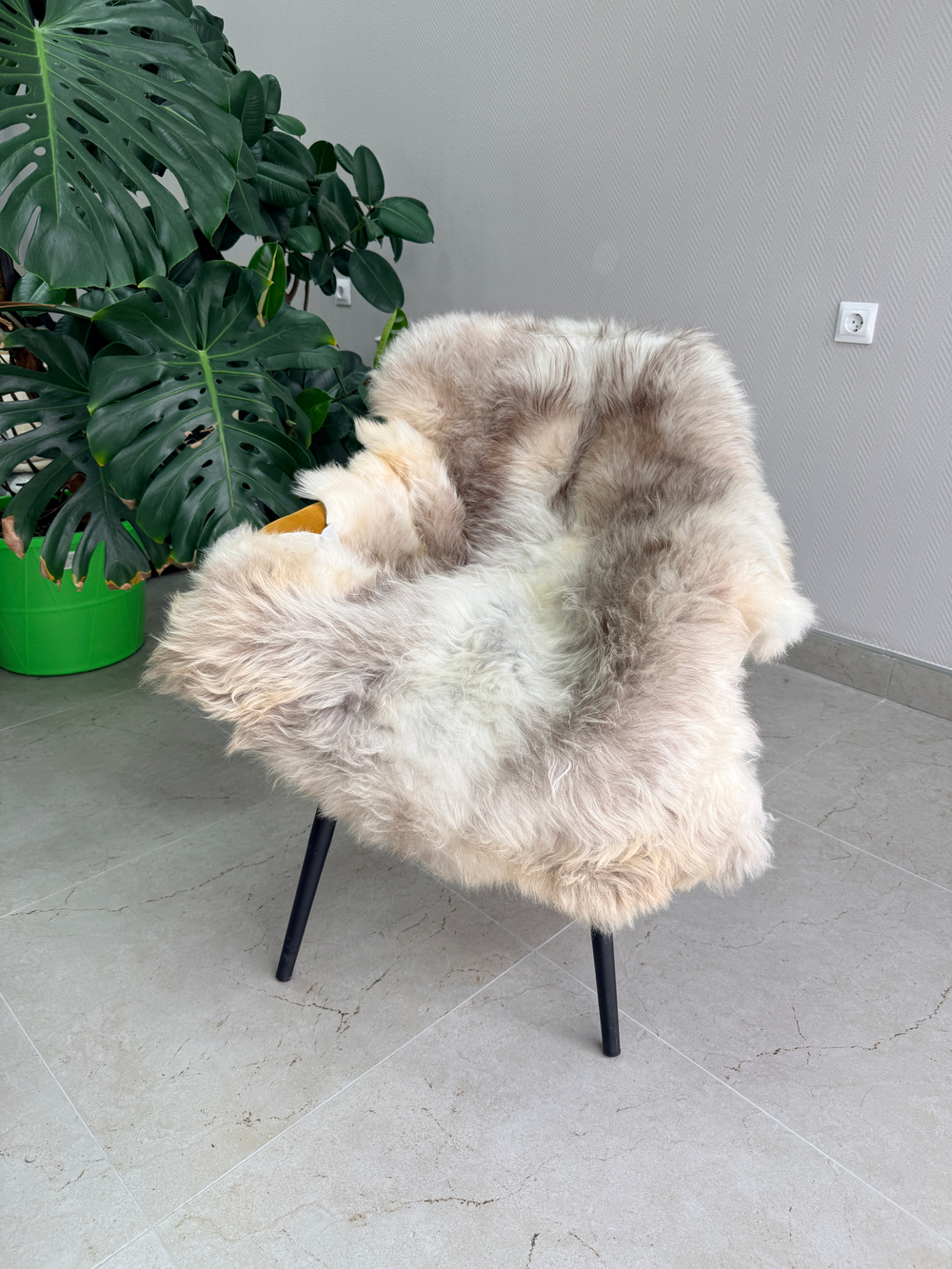 Шкура коврик меховой прикроватный овчина, 100х65 см.