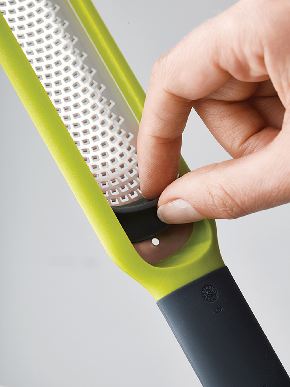 Терка для цедры с очистителем лезвия handi-zest  зеленая