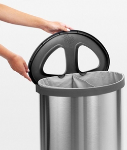 Бак Brabantia 55л матовая сталь вид с открытой крышкой