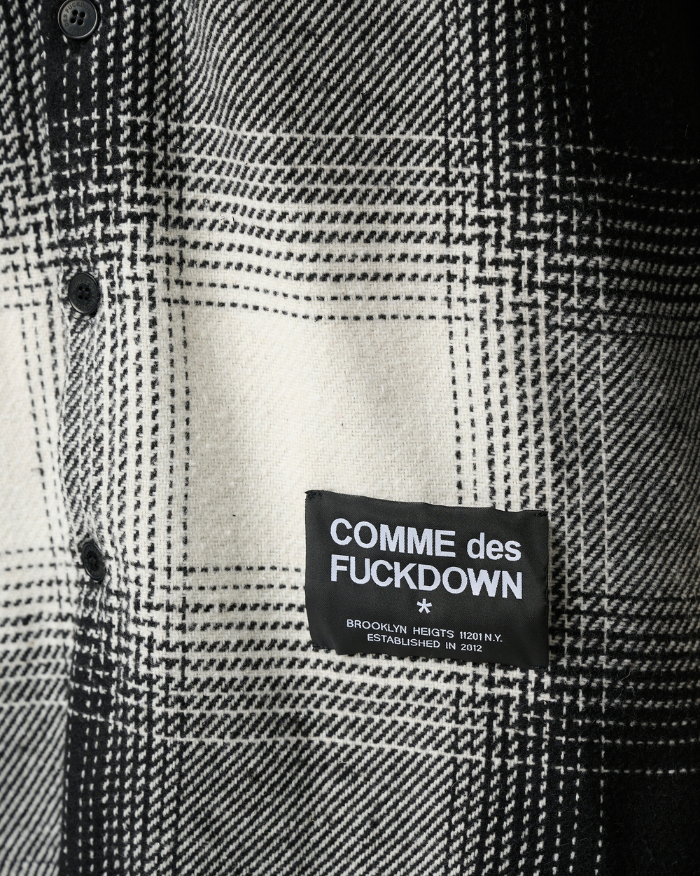 COMME DES FUCKDOWN КУРТКА С КАПЮШОНОМ ЧЕРНО-БЕЛАЯ