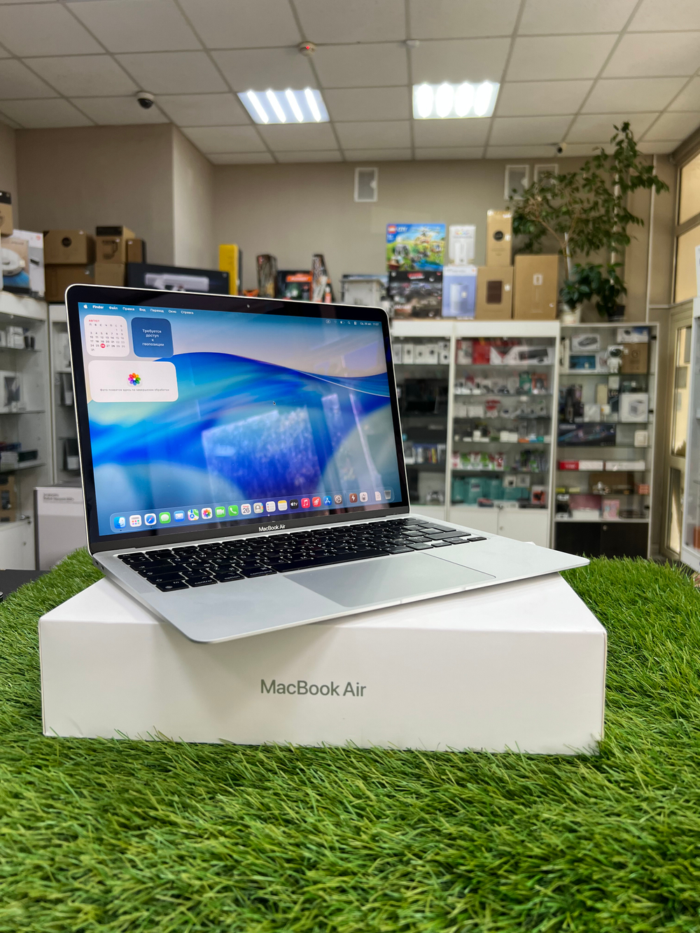 Б/У MacBook Air 13 2020 8/256 Gb 777 циклов