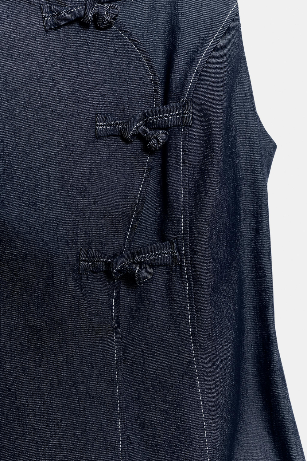 КОРОТКОЕ ПЛАТЬЕ С НАВЕСНЫМИ ПЕТЛЯМИ — ZARA
