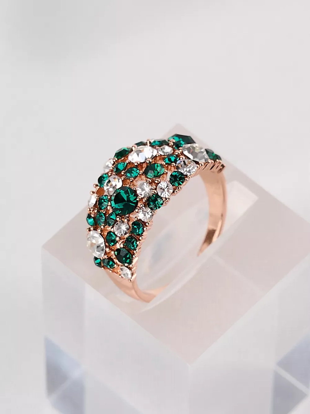 Кольцо Россыпь из зеленых камней Swarovski