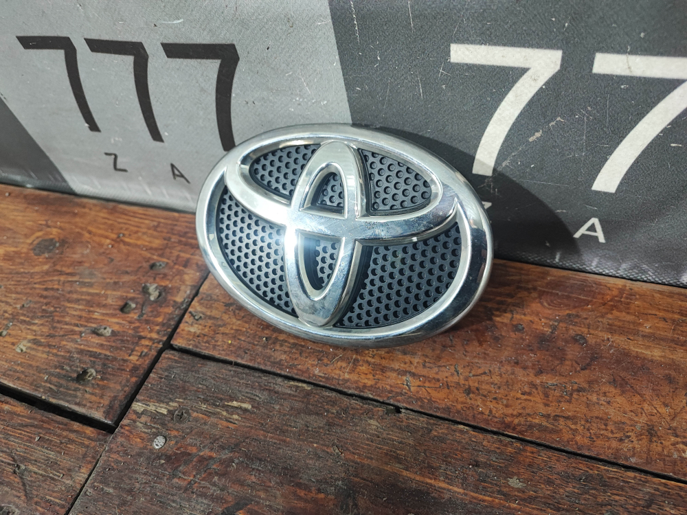 Эмблема передняя Toyota RAV4 IV (XA40) 15-19 Б/У Оригинал 7530142051