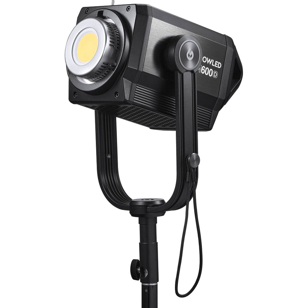 Светодиодный осветитель Godox Knowled M600D