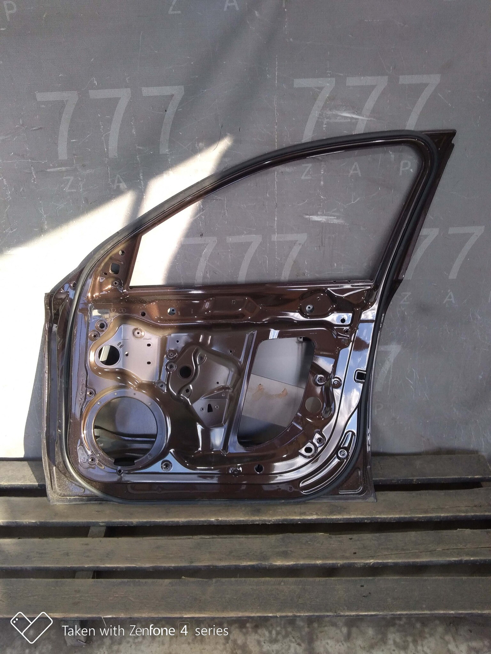 Дверь передняя правая Audi A4 (B8)  Б/У Оригинал 8K0831052J