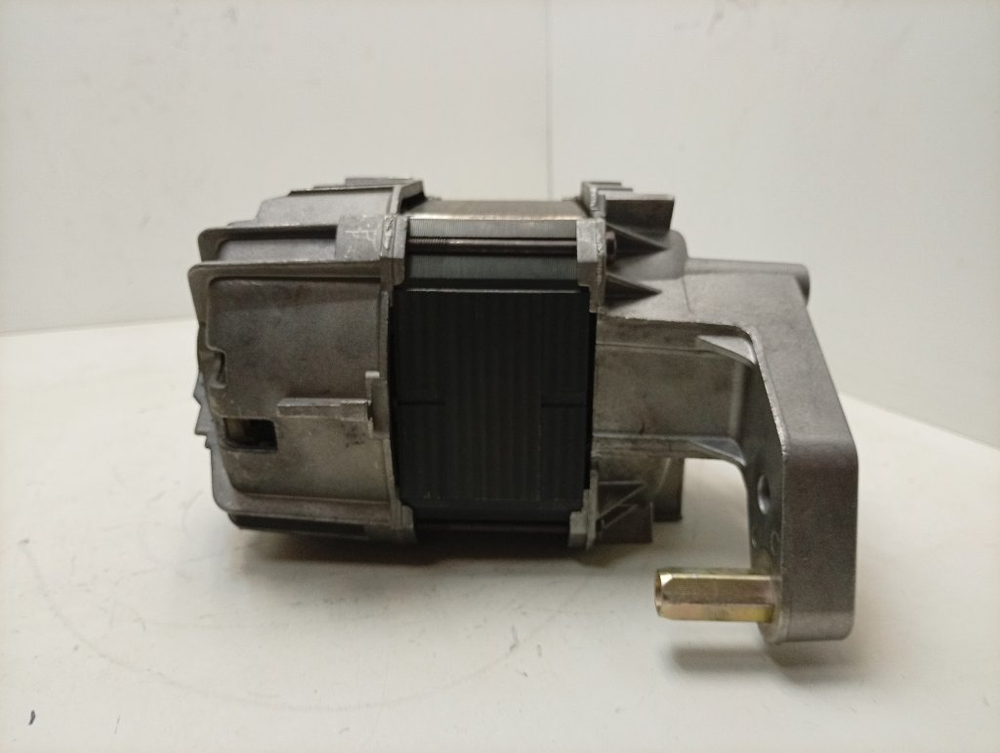 WD54330/02 кт36 Двигатель стиральной машины Bosch Siemens 8 контактов 140867 б/у